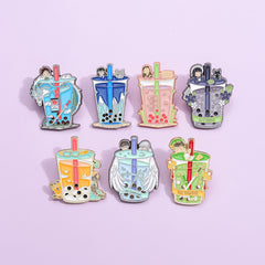 Lindos pines de dibujos animados con estilo de té con leche y burbujas