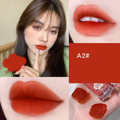 Brillo labial con diseño de té con leche