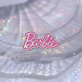 Pines de letras rosas para niñas