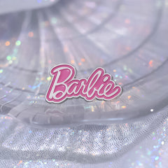 Pines de letras rosas para niñas