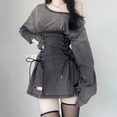 Vestido mini con cordones de estilo alternativo