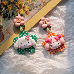 Pendientes de colores asimétricos de dibujos animados