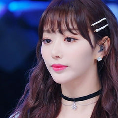 Gargantilla negra de doble capa con colgante de copo de nieve