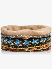 Accesorios florales bohemios con capucha de felpa