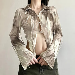 Top de malla grunge gótico con efecto tie-dye beige