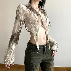 Top de malla grunge gótico con efecto tie-dye beige