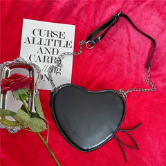 Bolso de hombro gótico punk negro con forma de corazón