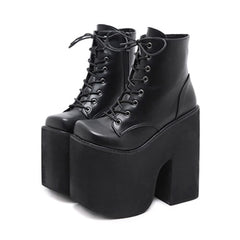 Schwarze Gothic Punk-Stiefeletten mit klobiger Plateausohle und Schnürung