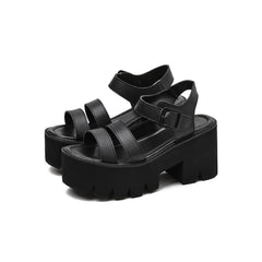 Schwarze Gothic Punk Plateausandalen aus Leder