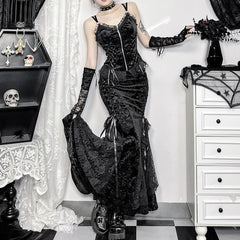 Schwarzes Gothic-Camisole und Maxirock aus Samt