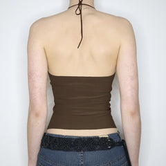 Top corto retro marrón con cuello halter