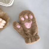 Lindos guantes con forma de pata de gato