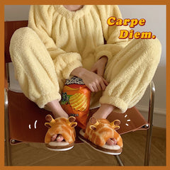 Zapatillas de peluche de jirafa