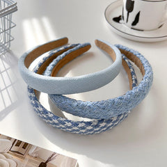 Sanftes blaues gestricktes Stirnband mit breiter Krempe