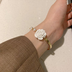 Pulsera de flores para niña dulce