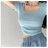 Camiseta vintage con bordado del alfabeto