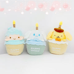 Muñeca de peluche con forma de pastel de cumpleaños