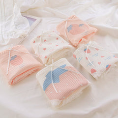 Rosa und weiße Erdbeer-Höschen