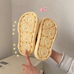 Lindas pantuflas de pareja con garras de oso