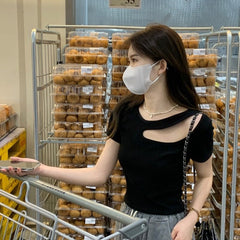 Camiseta con diseño ahuecado