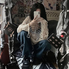 Top de crochet con telaraña estilo gótico