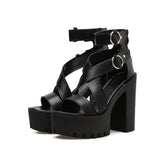 Sandalias góticas de plataforma con tacón alto y tiras en el tobillo