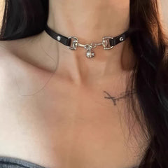 Gothic-Halsband mit Glockenanhänger