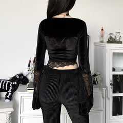 Top de terciopelo con encaje gótico