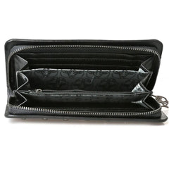 Clutch de cuero negro con calavera gótica