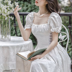 Vestido ligero de Lula Swan Academia