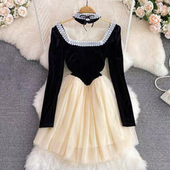 Elenora Romantisches Gothic-Mini-Ballettkleid mit Halsband