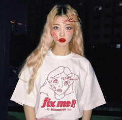 Camiseta grunge extragrande con estampado de cirugía plástica de Alice Face