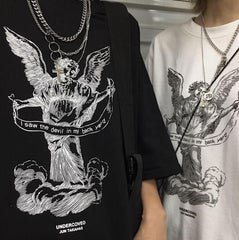 Camiseta extragrande blanca y negra con estampado de letras de ángel