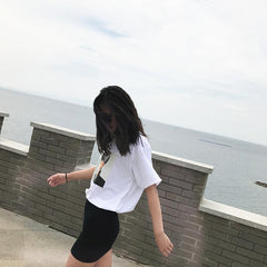 Camiseta blanca holgada con estampado de meme de chico anime para adolescentes