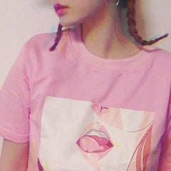 Camiseta de algodón rosa con labios de anime