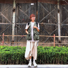 Chaleco cargo de estética coreana, color verde militar y negro