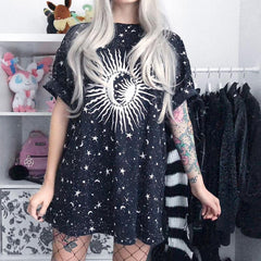 Camiseta negra extragrande con el sol y la luna astrológica
