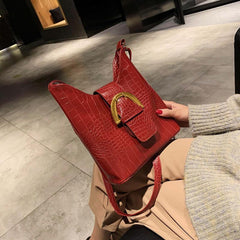 Bolso de hombro vintage de piel sintética con hebilla dorada