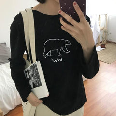 Camiseta de manga larga de algodón blanco y negro con estampado de letras en forma de oso