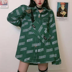 Chaqueta vaquera estética verde con estampado de letras Begin