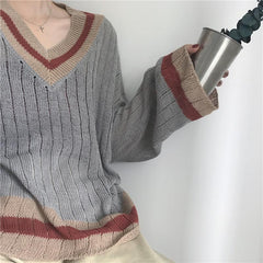 Suéter fino holgado con cuello en V vintage en beige y gris