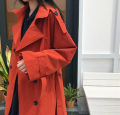 Gabardina larga retro beige con doble botonadura