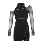 Vestido negro de malla con cuello halter y mangas largas