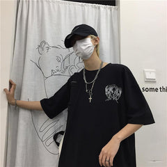 Camiseta extragrande con estampado de cabeza de dibujos animados en blanco y negro