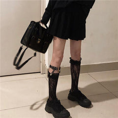 Medias cortas góticas de encaje negro + liguero con forma de corazón