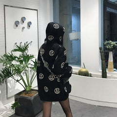 Schwarz-roter warmer Samt-Hoodie mit Emoji-Muster