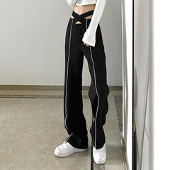 Schwarze Techwear-Hose mit geradem Bein und Cut-Outs