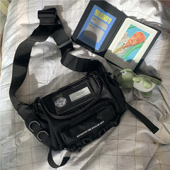 Schwarze Techwear-Taschen + Umhängetasche mit Plüschtieren