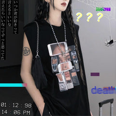 Camiseta holgada con estampado retro de celulares en blanco y negro