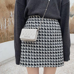 Falda de lana negra de cintura alta en forma de A